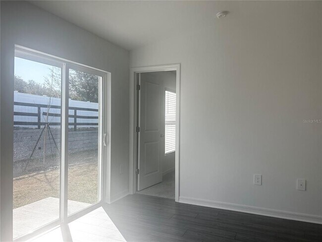 Building Photo - 3697 NE 32nd Ct