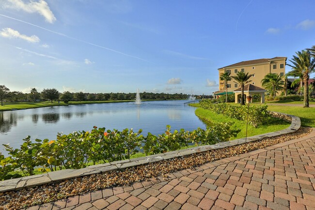 Building Photo - 3BR 2.5BA VENETIAN BAY TOWNHOME