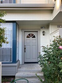 Building Photo - 987 Belmont Terrace