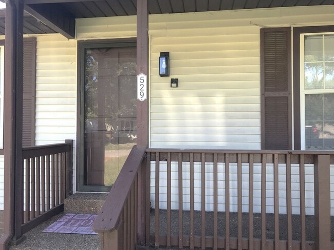 Building Photo - Move-In Ready 3 Bedroom 2 Bath Home in Ant...