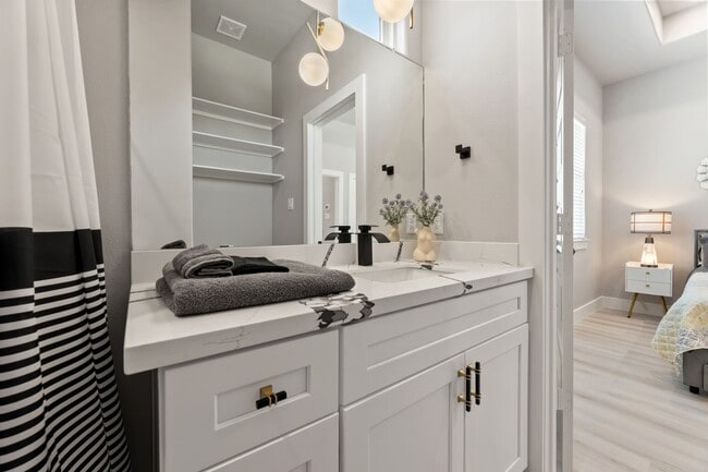 Building Photo - 8521 Brandon St