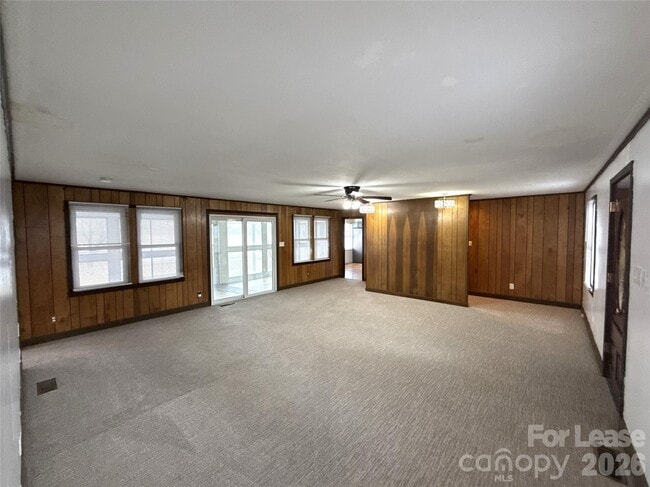 Building Photo - 3628 Brooks Ln