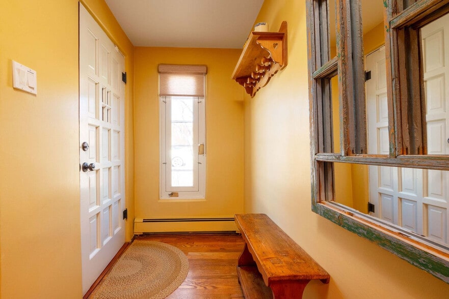 Building Photo - 325 Sena St