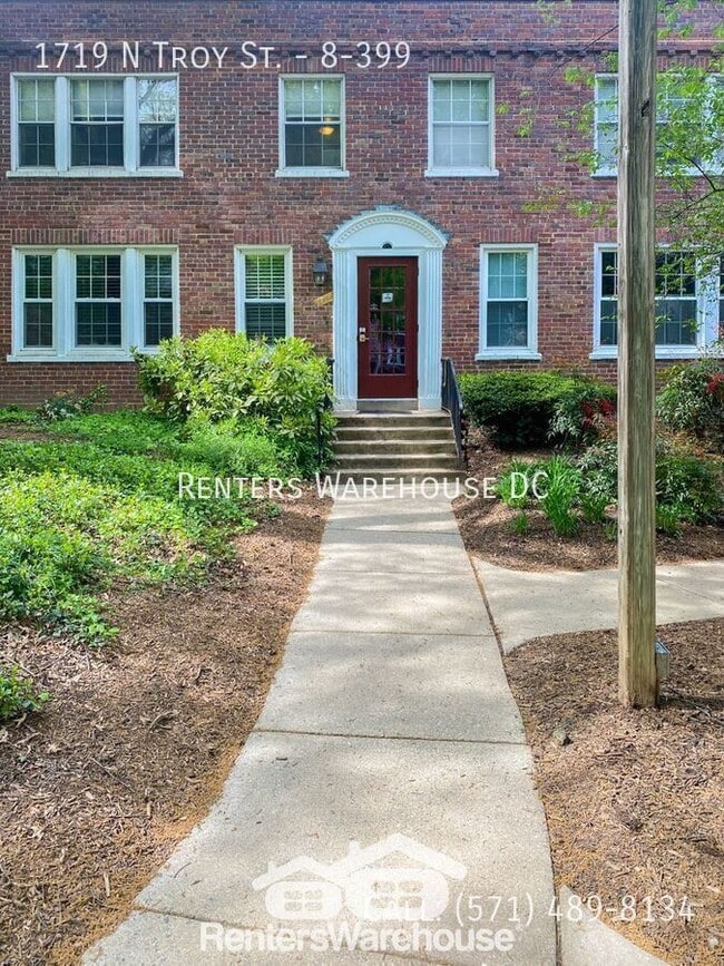 Building Photo - 1719 N Troy St