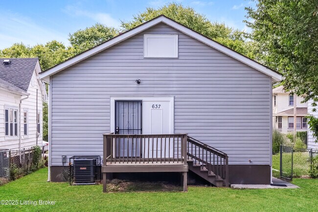 Building Photo - 637 Lindell Ave