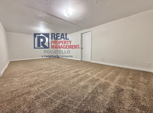 Building Photo - 60-66 Mountain Drive