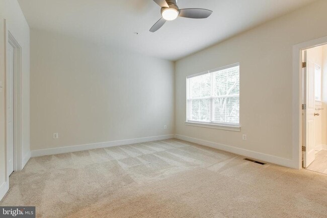 Building Photo - 2546 Buckthorn Dr