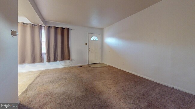 Building Photo - 717 Red Lion Rd