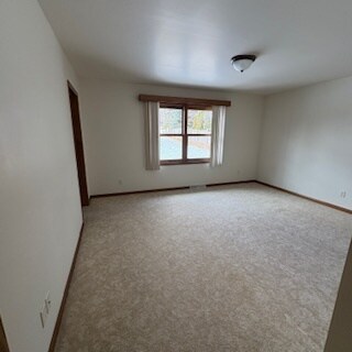 Master Bedroom - 144 N Pleasant View Rd