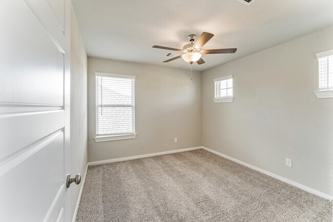 Building Photo - 4322 Pale Fox Ln