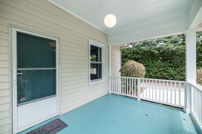 Building Photo - 1273 E Broad St