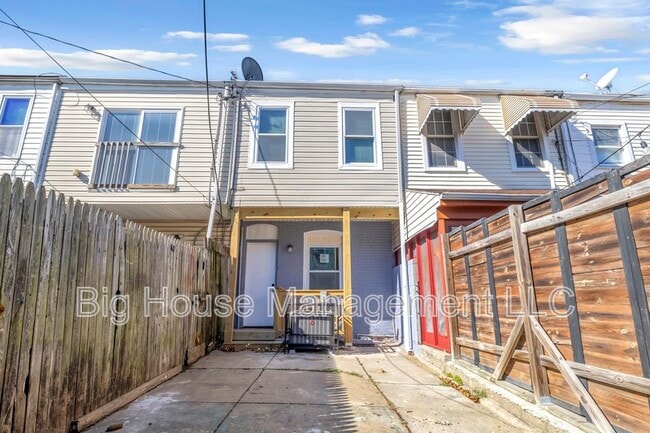 Building Photo - 333 S Lehigh St