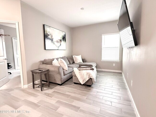 Building Photo - 1676 Enclave Rd