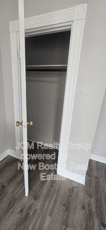 Building Photo - 5 Union Ave