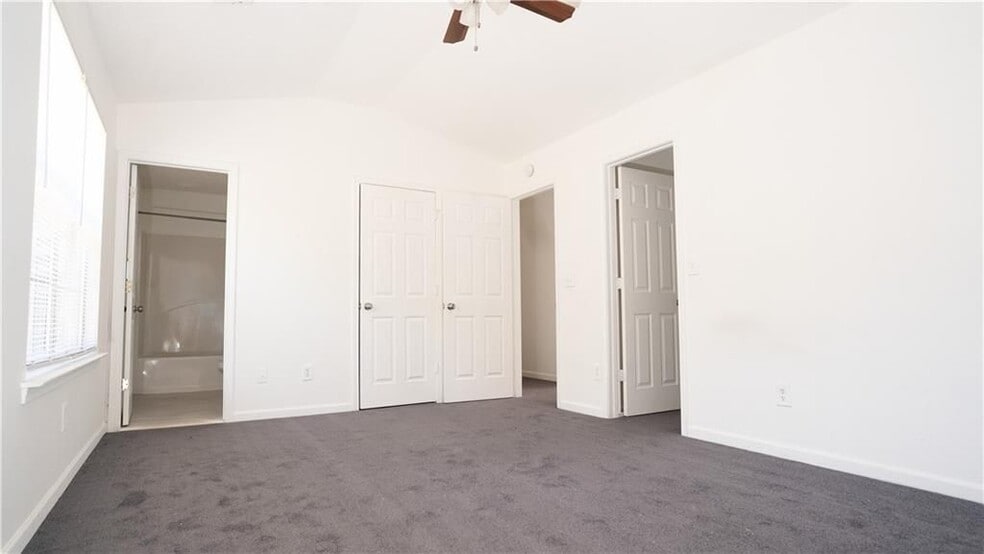 Building Photo - 605 Chase Ln