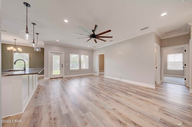 Building Photo - 4447 Huckleberry Ln