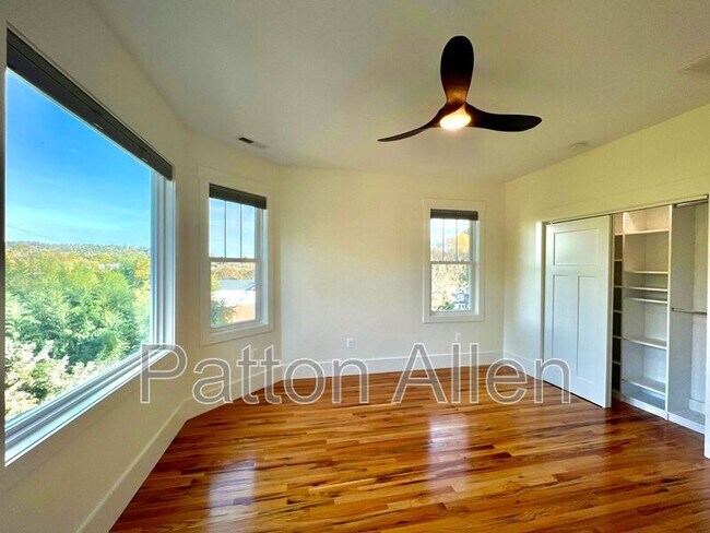 Building Photo - 21 Toxaway St