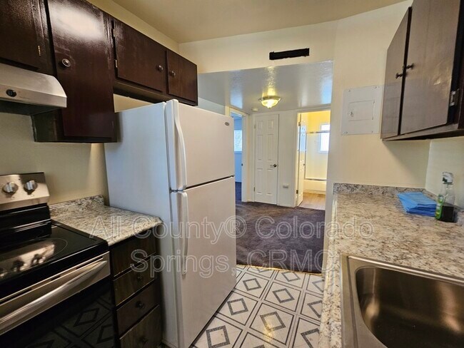 Building Photo - 1129 Cree Dr