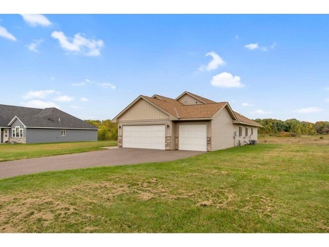 Building Photo - 722 Hilltop Ln