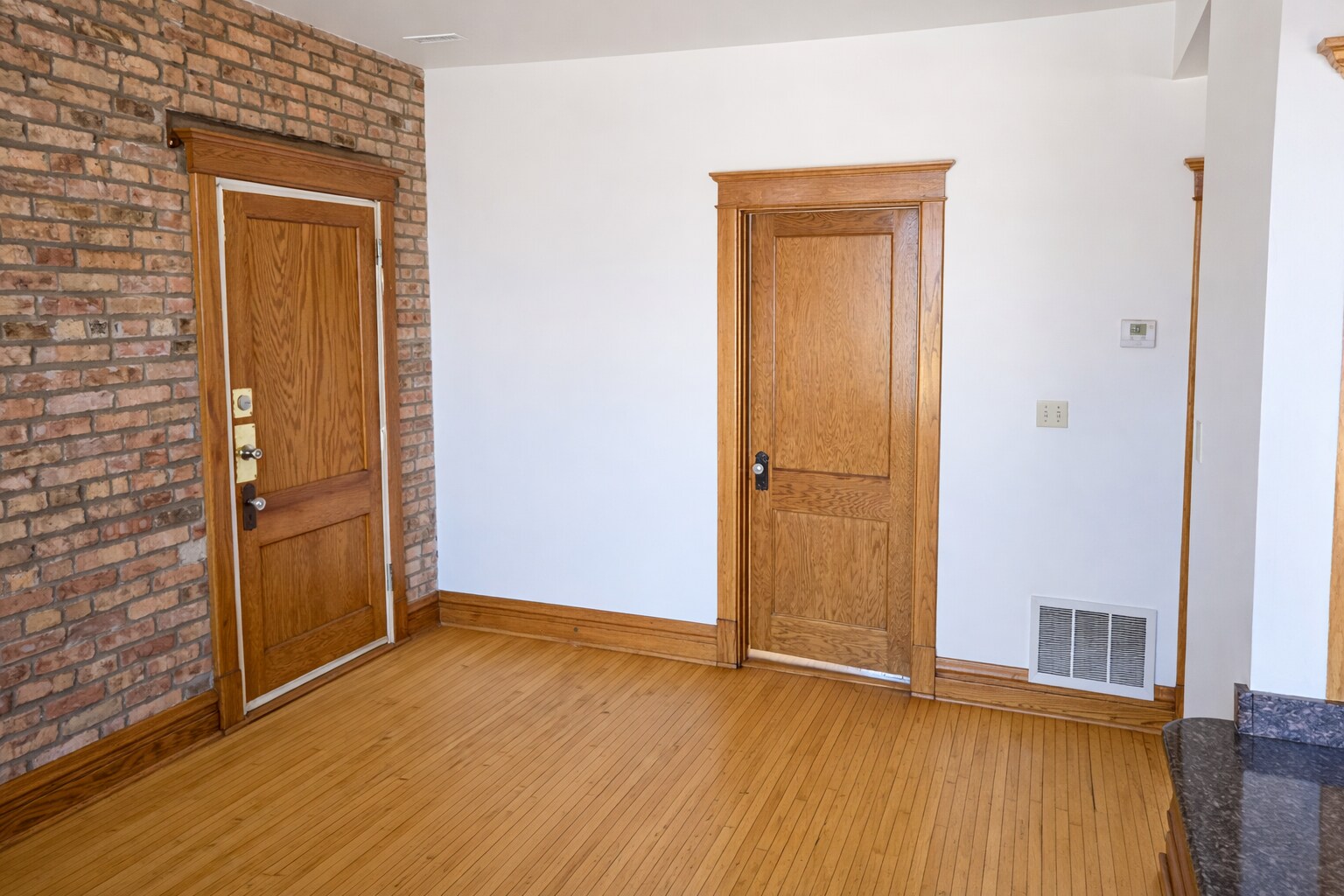 Building Photo - 1950 N Kimball Ave