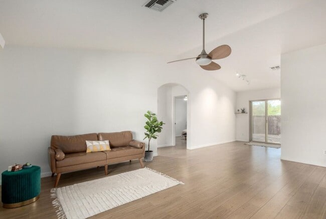 Building Photo - 4781 E Joslyn Heights Pl