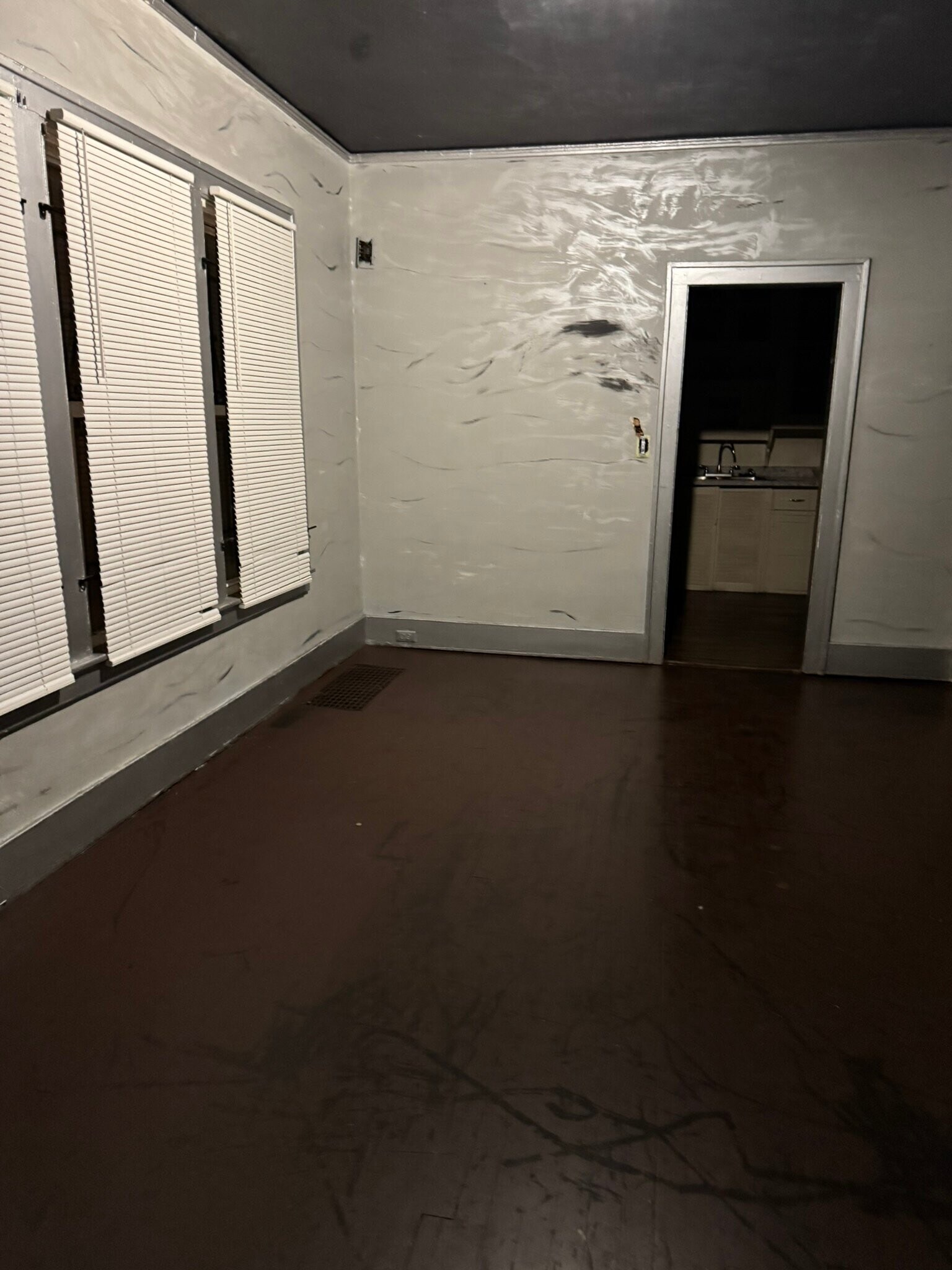 Building Photo - 5036 Dailey Ave