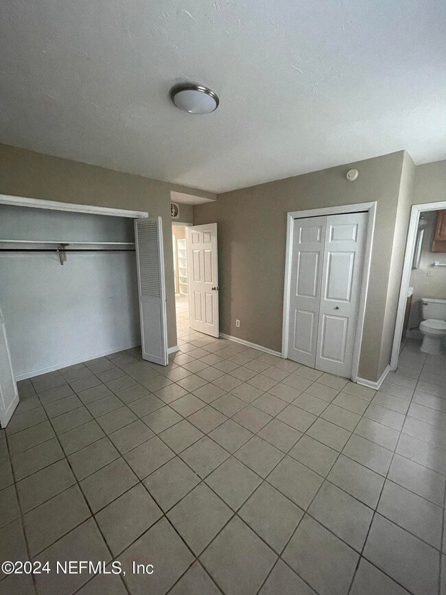 Building Photo - 924 CHILDREN'S Way