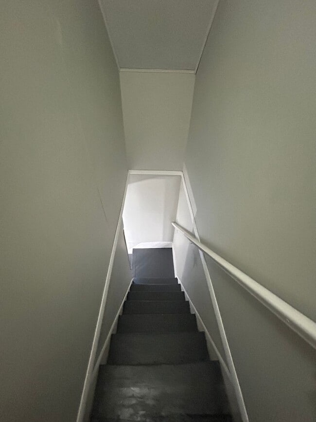 Building Photo - 3 Bedroom Single Family Home Near Columbia...