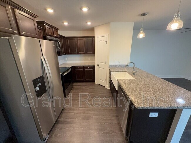 Building Photo - 5033 Peach Dr