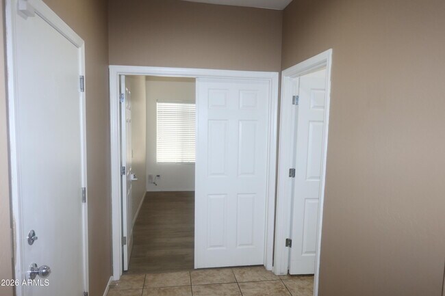 Building Photo - 5316 W El Cortez Trail