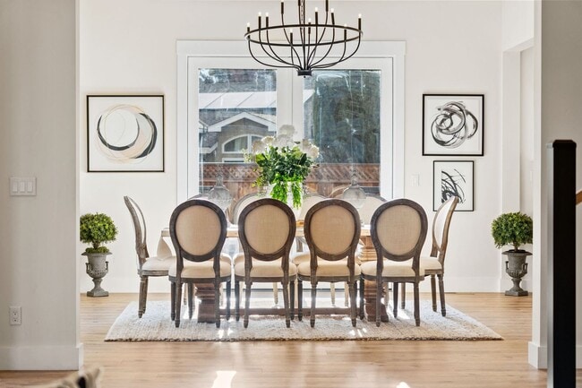 Building Photo - $11,995 - Stunning Executive Estate in Willow Glen