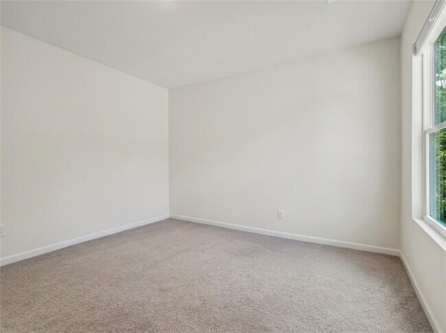 Building Photo - 477 Starbuck Parkway