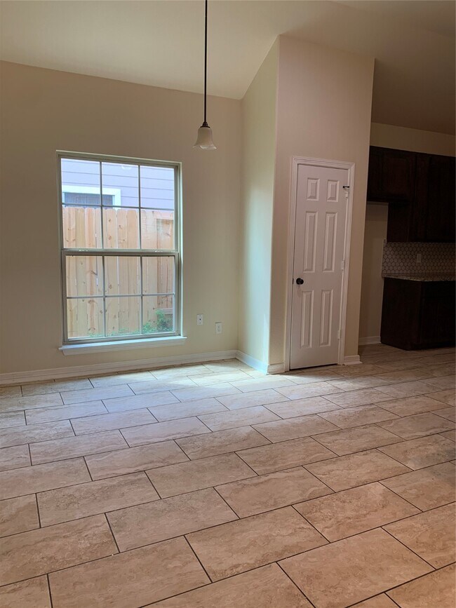 Building Photo - 14914 Darbydale Dr