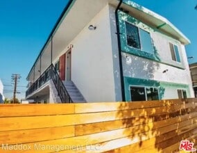 Building Photo - 5614 S Western Ave