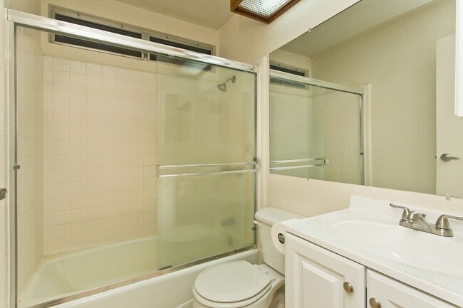 Building Photo - Mililani Town - 3 Bedroom, 2 Bath, Garage ...