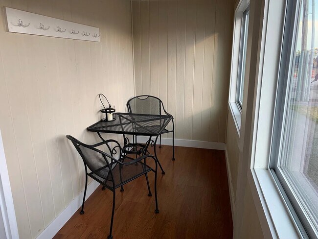 Building Photo - 220 Veranda St