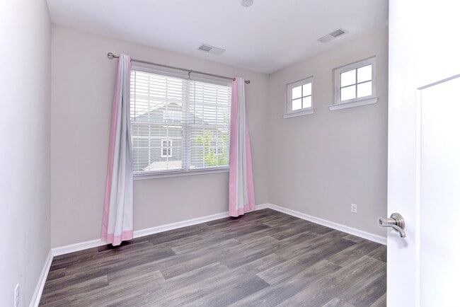 Building Photo - 2702 Queens Path, Williamsburg VA 23185