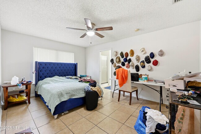 Building Photo - 1739 Saw Lake Drive