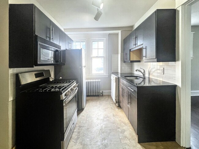 Building Photo - 125 Ardmore Ave