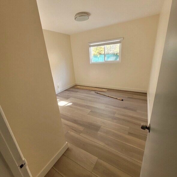 Building Photo - 2614 Voorhees Ave