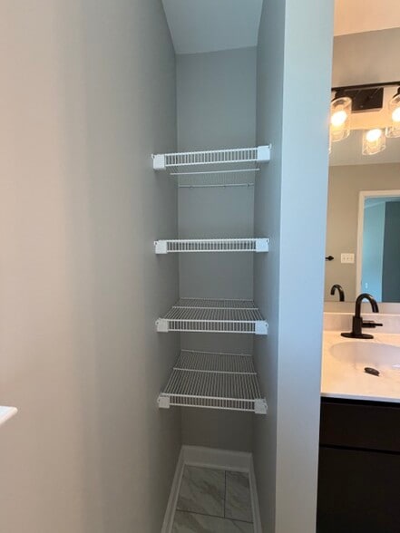 Master Bath - 1373 Palomino Trl