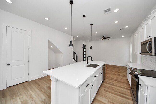 Building Photo - 2708 Bostic St