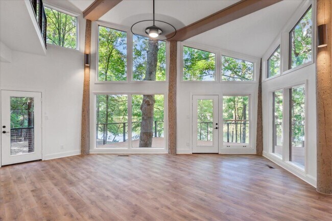 Building Photo - 439 Barbara Ln