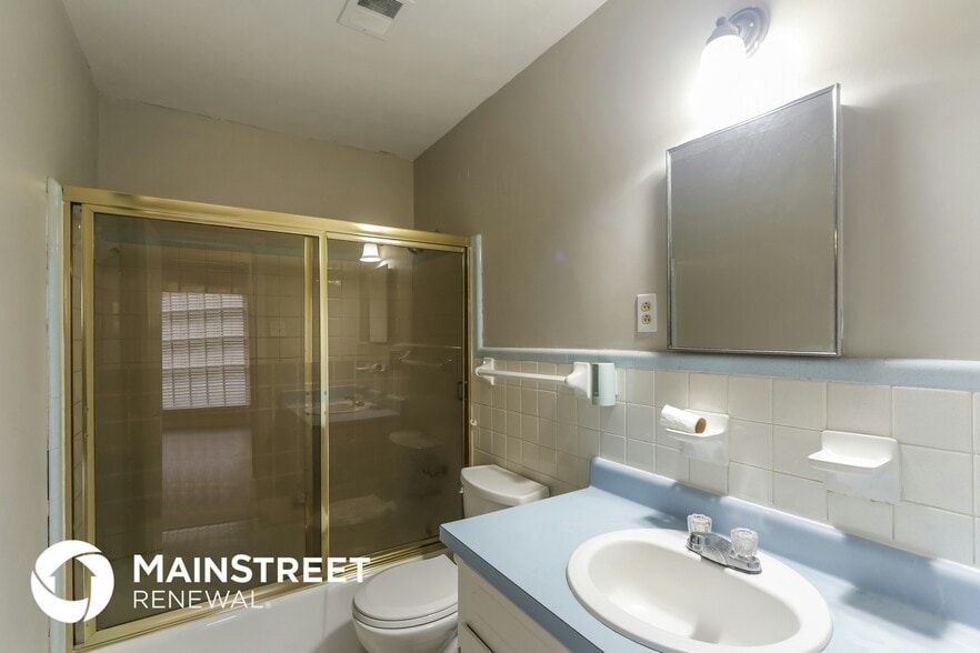 Building Photo - 2812 Lake Park Rd