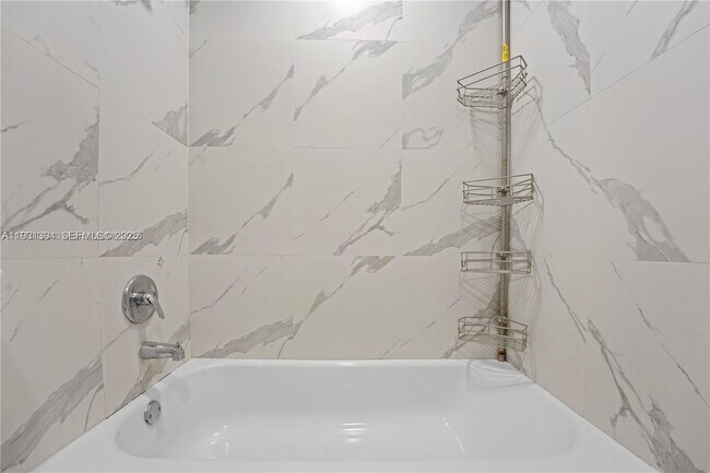 Building Photo - 380 SE 12th Ave