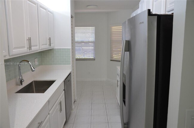 Building Photo - 1351 SW 125th Ave