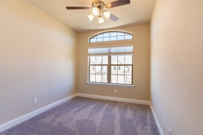 Building Photo - 6819 Topaz Dr