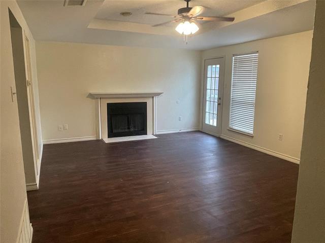 Building Photo - 5412 Village Green Dr