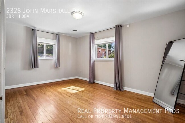 Building Photo - 2328 John Marshall Dr