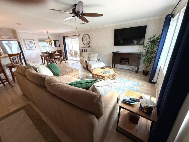 Building Photo - 292 Majorca Rd